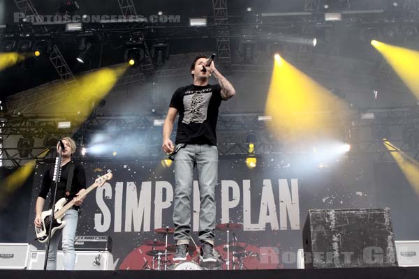 SIMPLE PLAN - 2011-08-28 - SAINT CLOUD - Domaine National - Grande Scene - 
